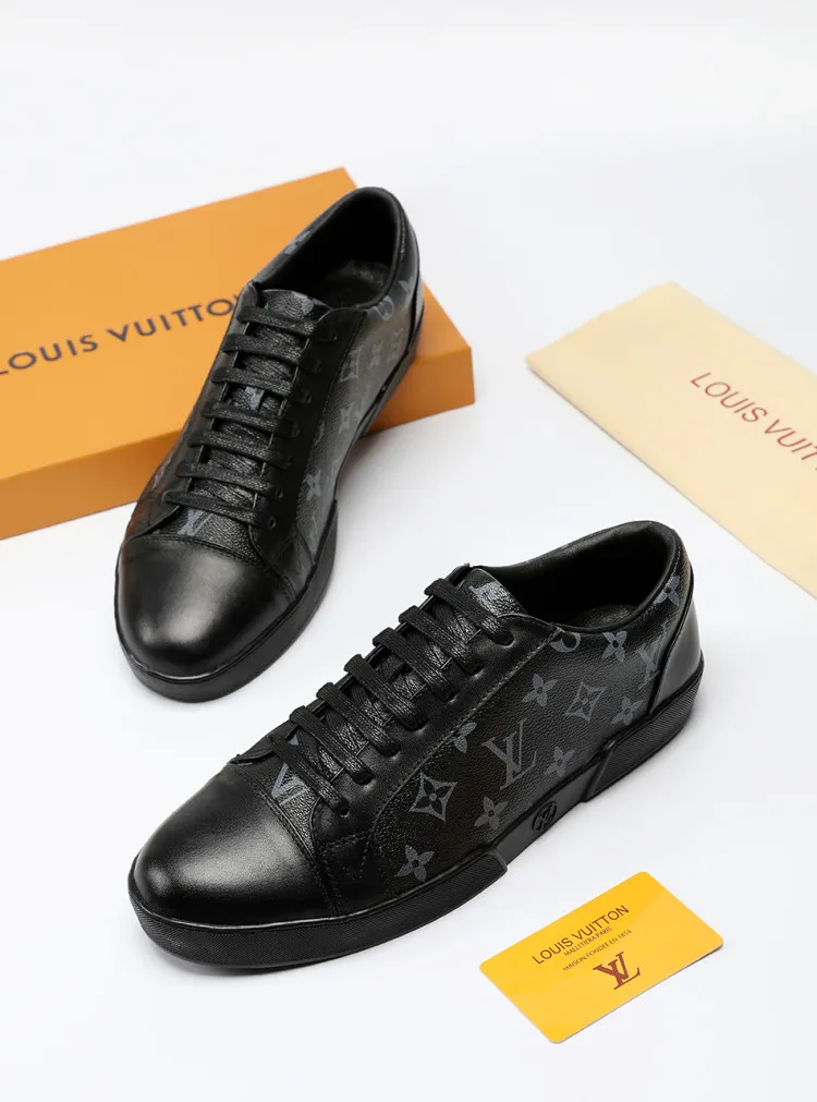 Factory price: 360💰LV official website popular series🔥🔥: 2 production, selected high-end imported cowhide, sheepskin lining sheepskin pads, paired with Louis Vuitton Monogram Ecli men's shoes 💰se canvas and pure black rubber soles, the ultimate simple design, the perfect interpretation of the latest inspiration for shoes, the integration of classics and fashion, high-end quality, worthy of your possession. The bottom car line will never be unglued🏆🏆🏆Welcome all sellers to sell in the picture above. We can send one piece on behalf of you. The code number is 38-44 (45 codes can be customized)